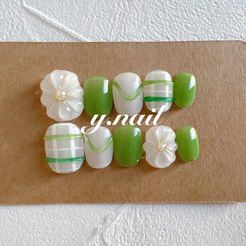 ぷっくりフラワーネイル/チェックネイル/ぷっくりネイル/緑/グリーン