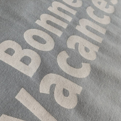 BONNES VACANCES! ロゴTシャツ 【アシッドブルー】【オートミール】 8枚目の画像