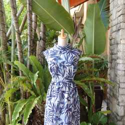 植物藍色陰影剪影葉卷色長款度假村魚尾連衣裙 第15張的照片