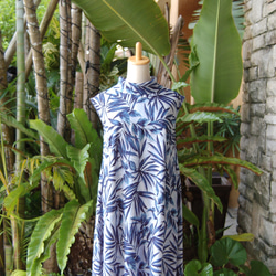 植物藍色陰影剪影葉卷色長款度假村魚尾連衣裙 第14張的照片