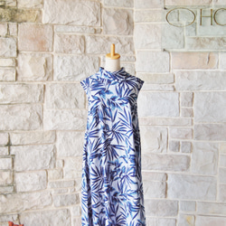 植物藍色陰影剪影葉卷色長款度假村魚尾連衣裙 第2張的照片