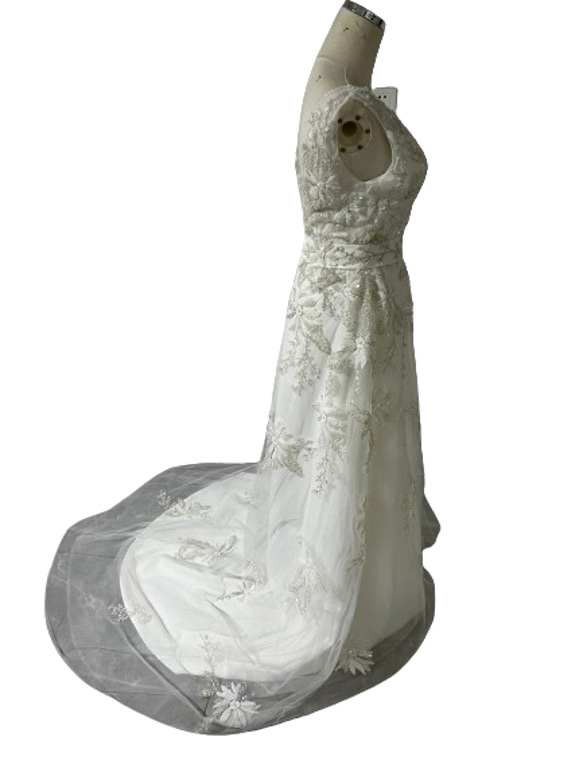 フランス風 ウエディングドレス Vネックドレス 背中見せ 3D立体レース刺繍 プリンセスライン 挙式 2次会 ビーチウエ 6枚目の画像