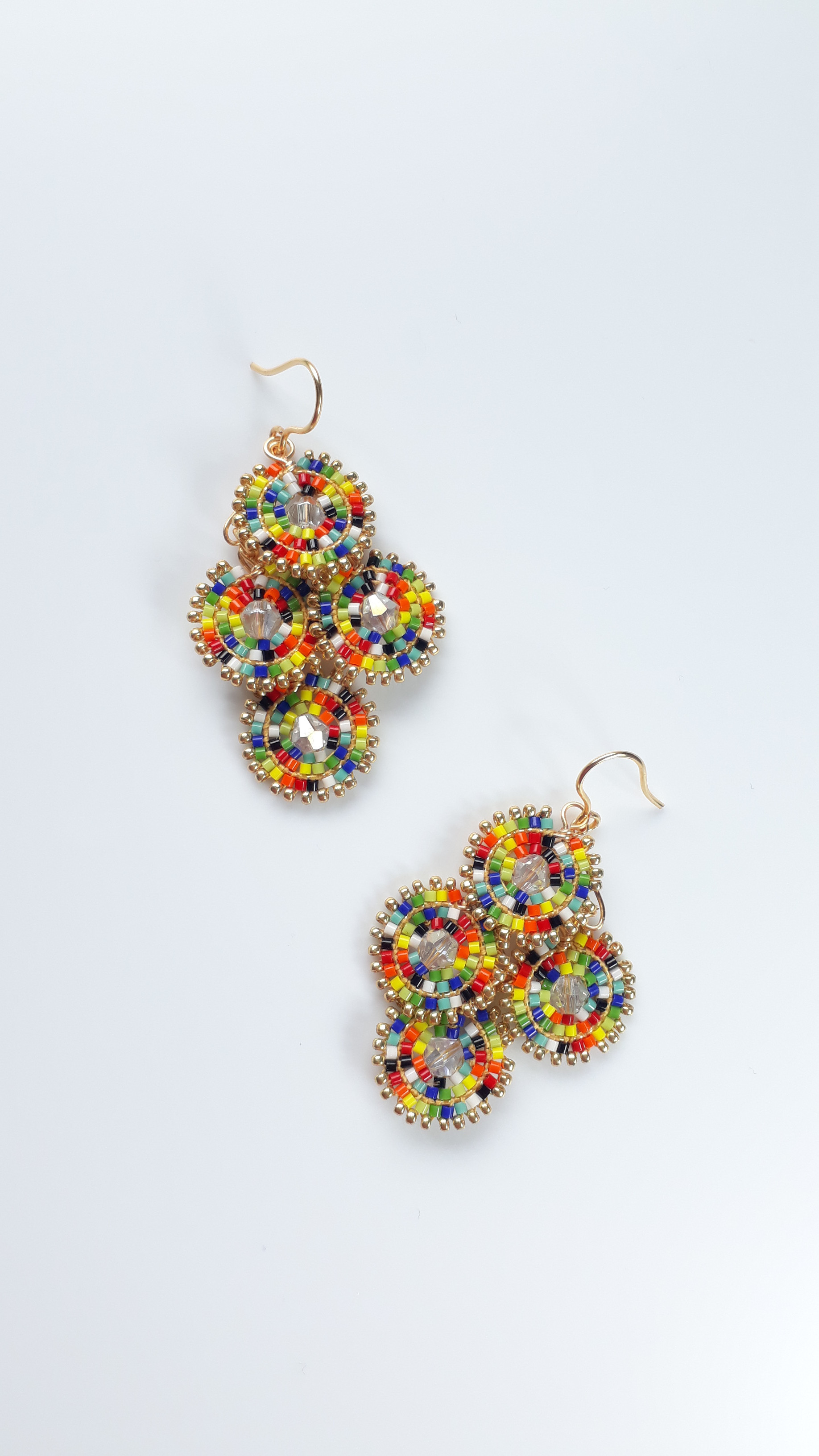 ナチュラルカラフルのビーズのイヤリングアクセサリー / 5.50 cm