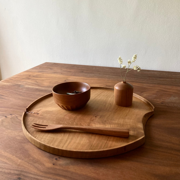 国産山桜のお皿 丸盆 無垢材 キッチンツール ナチュラル 木製 テーブル