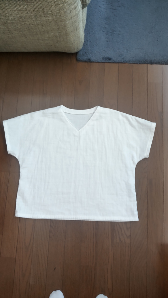 トリプルガーゼのフレンチ袖Tシャツ     オフホワイト       Vネック 8枚目の画像