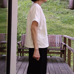 トリプルガーゼのフレンチ袖Tシャツ     オフホワイト       Vネック 5枚目の画像