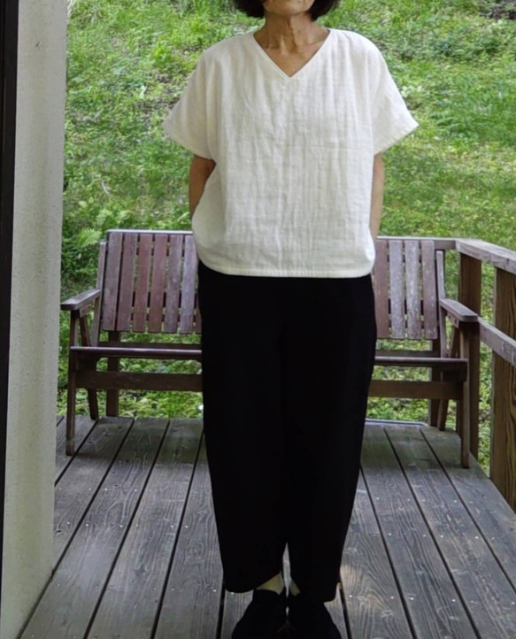 トリプルガーゼのフレンチ袖Tシャツ     オフホワイト       Vネック 4枚目の画像