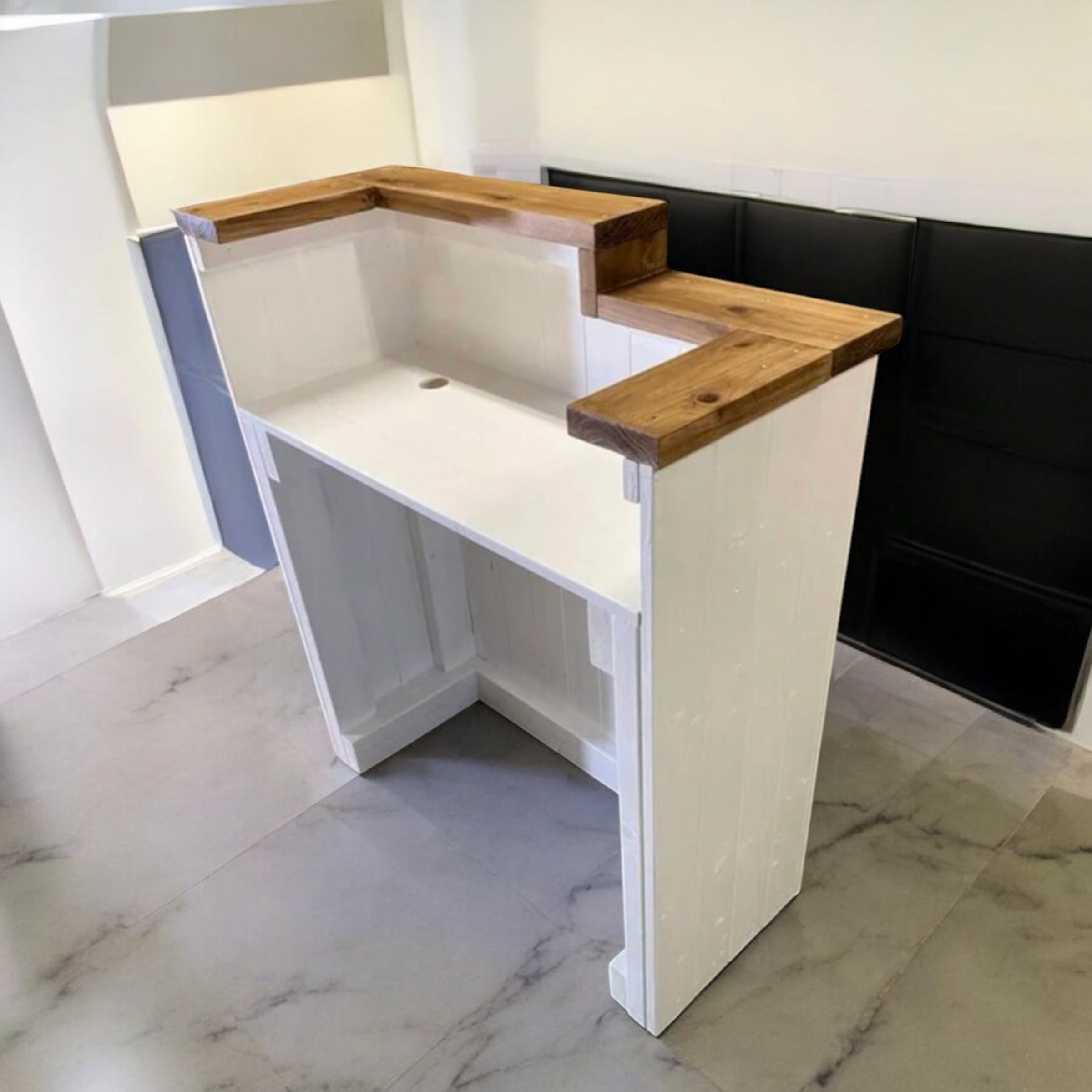 【段差】カウンター　幅90✖︎高さ105✖︎奥行き38センチ