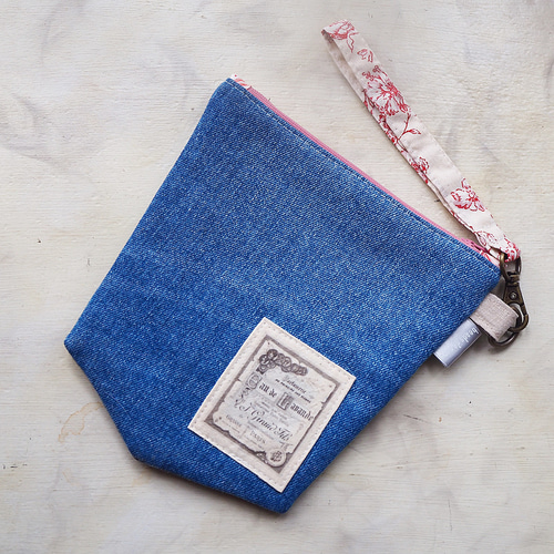 デニムリメイクのポケットポーチ・ピンク ポーチ beadsdenero 通販