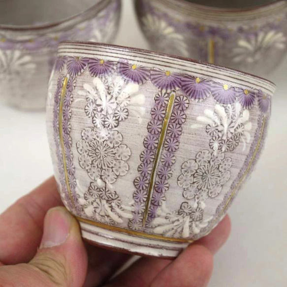 ◆商品番号　 8421 　紫彩花紋お茶呑茶碗揃え　陶楽 3枚目の画像