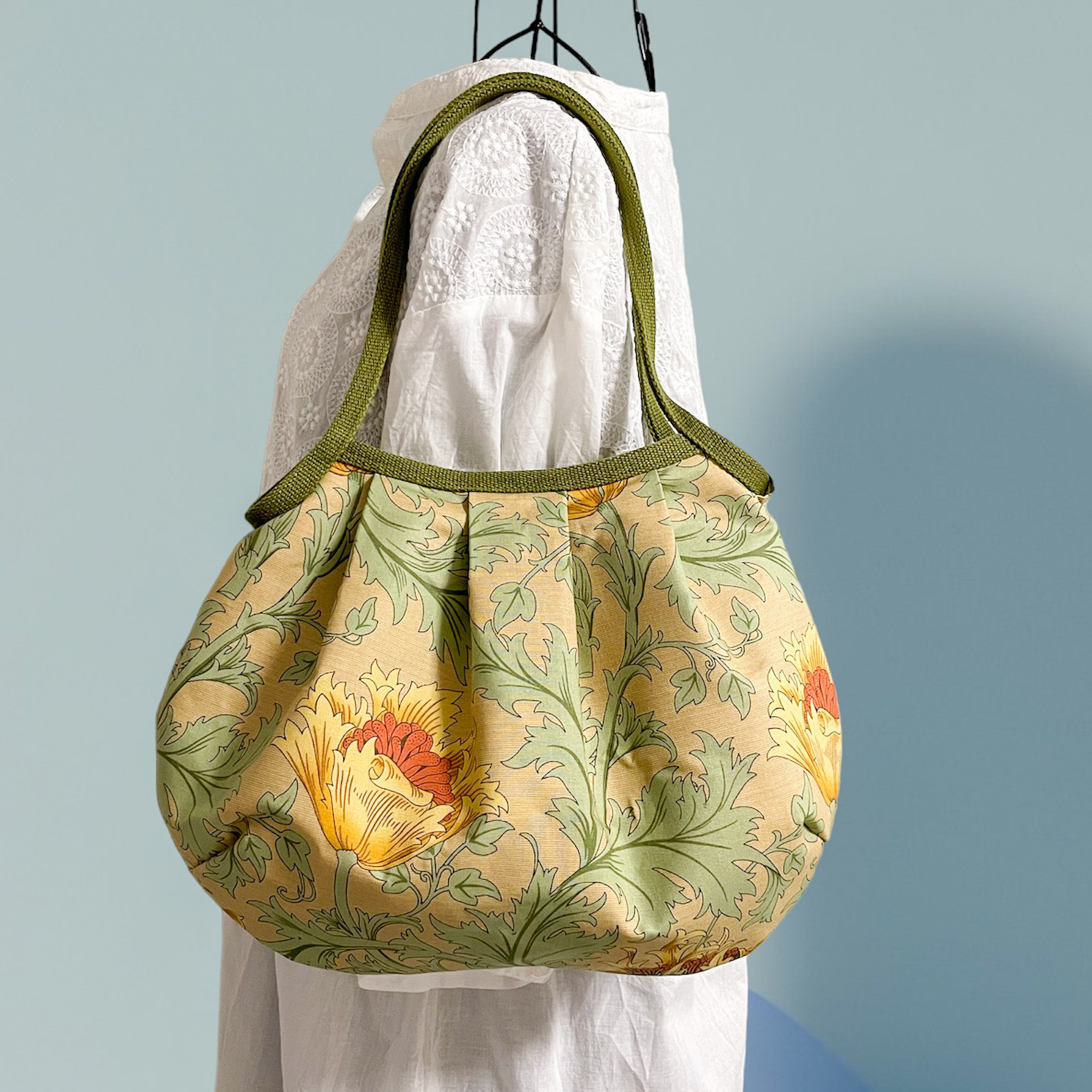 コロンと可愛いショルダーグラニーバッグ　ウィリアムモリス　アネモネ柄　セージ