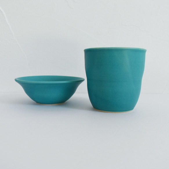 ターコイズブルーのカップと小鉢セット 3枚目の画像