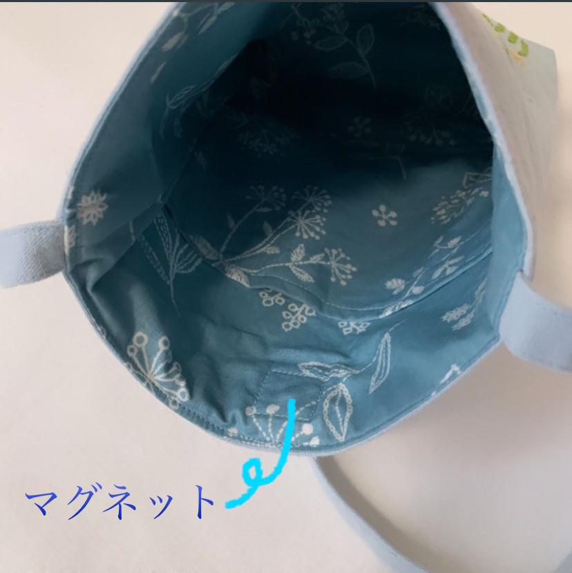 【サコッシュ】綿麻･草花手刺繍  ペールブルー【くが屋】