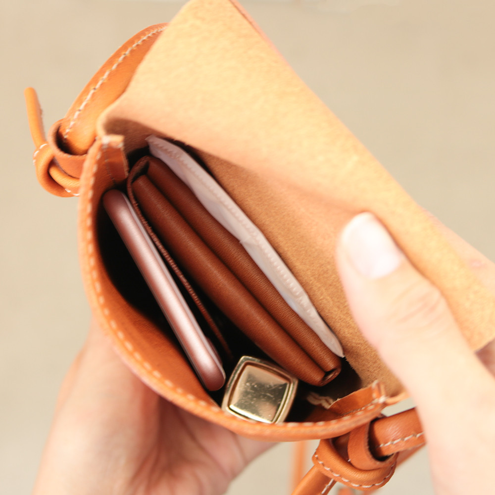 本革 スマホポシェット 栃木レザー 全7色 NC3414V