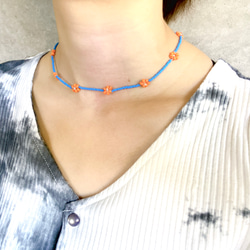 フラワービーズネックレス(青、オレンジ) ビーズアクセサリー　韓国 3枚目の画像