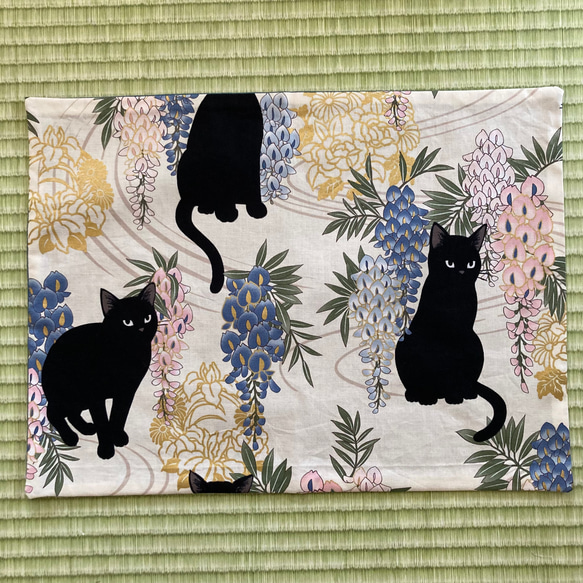 30×40ランチマット猫と藤(アイボリー) 1枚目の画像