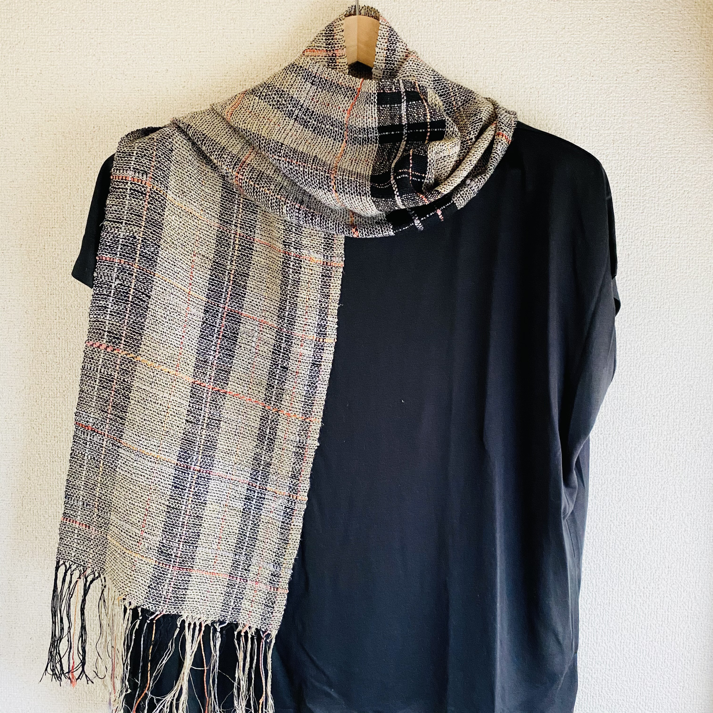 シルク100% ストール　黒ボーダー　ユニセックス　男性　女性　男女兼用　チクチクしない