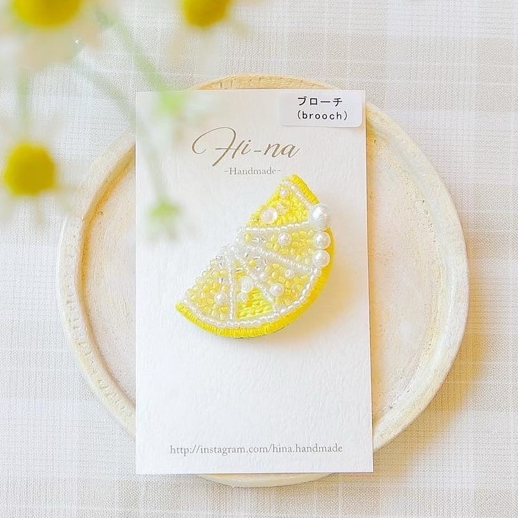 ビーズ ブローチ 刺繍 オレンジ レモン ハンドメイド M.K.R.K⭐︎