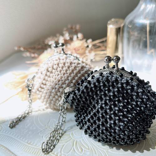 ☆値下げ☆ビーズがま口 ホワイトストライプ 小銭入れ・コインケース