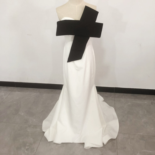 美品！ パーティードレス ホワイト オフショル トレーン 編み上げ 2次  