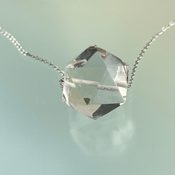 ガネーシュヒマール産水晶　イコサヘドロンペンダント 2枚目の画像