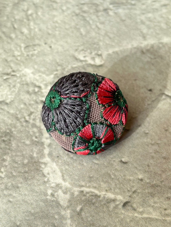 くるみボタンインド刺繍リボン　ヘアゴム 14枚目の画像