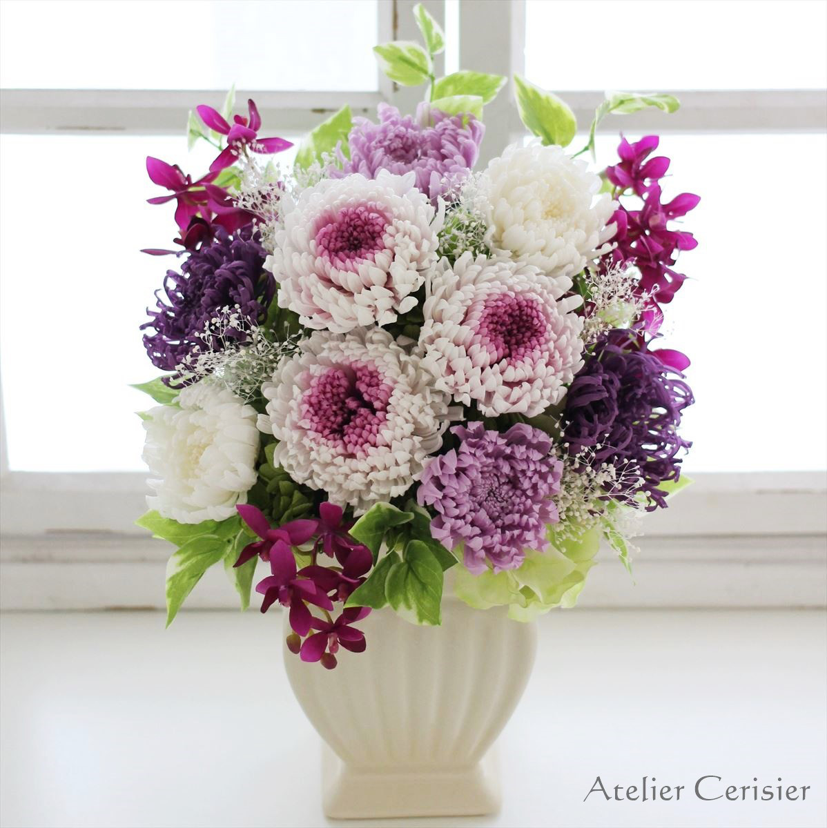 【送料無料】プリザーブドフラワー 仏花＜トワ ＬＬサイズ＞ホワイト×パープル 菊 白花器【お供え花】