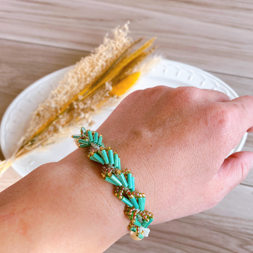 エルダーフラワーブレスレット エメラルドグリーン 夏コーデ や、 誕生 