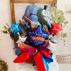 機関車トーマスからおめでとう　名前入りバルーン　バルーンギフト　誕生日　　トーマス　海外アニメ　キッズバースデー 6枚目の画像
