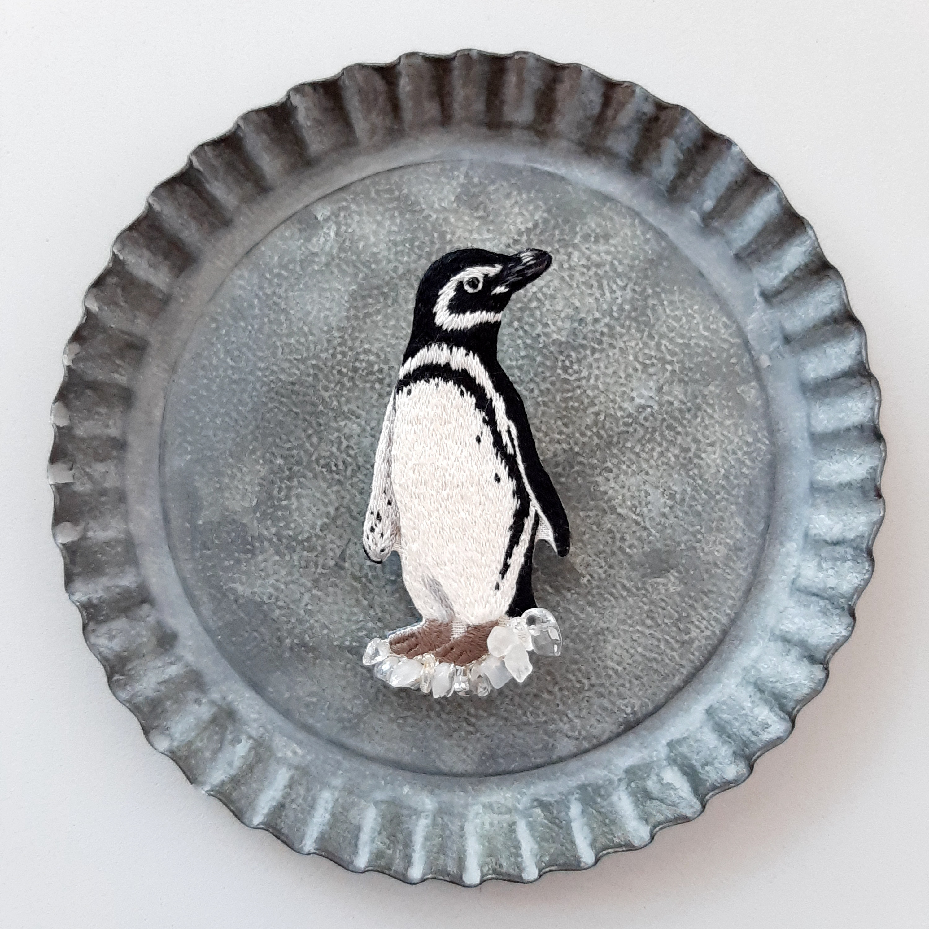 [picture book]―magellanic penguin／刺繍ブローチ ☆受注制作