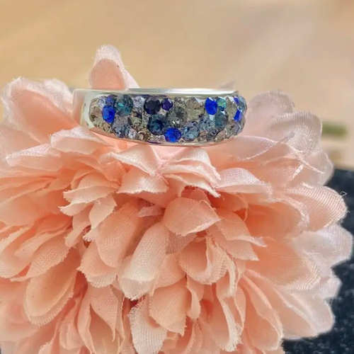 グルーデコのキラキラパヴェリング（ブルーブラック）#スワロフスキー