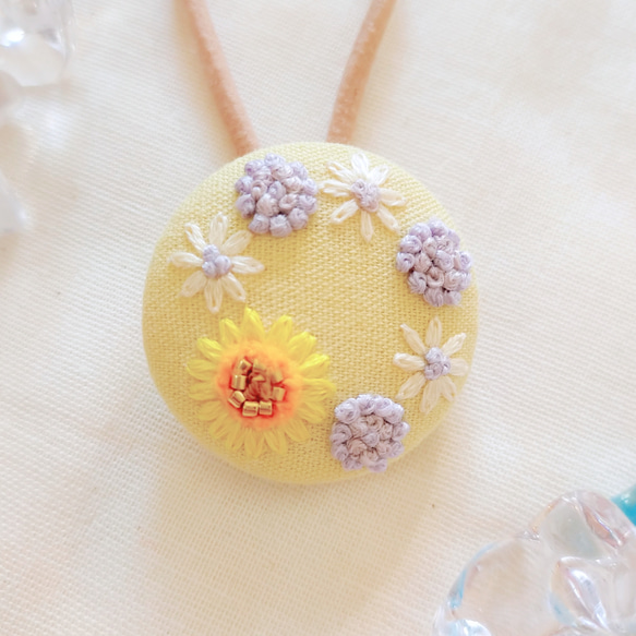 【ドラマ着用】刺繍ヘアゴム(小)『向日葵』 3枚目の画像