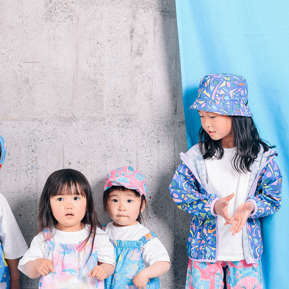 雨でも晴れでもバケットハット：きりえあそび（ブルー）撥水