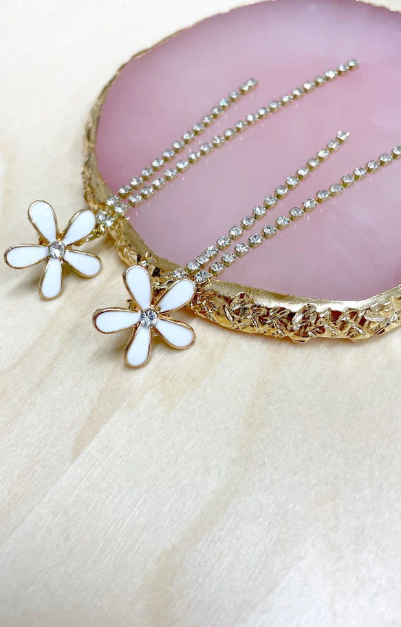 【handmade】retro flower×crystal long chain pierce（gold-white） 1枚目の画像