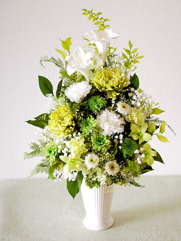 【仏花】再販＊プチホルンを使った緑白のお供え花【供花】 2枚目の画像