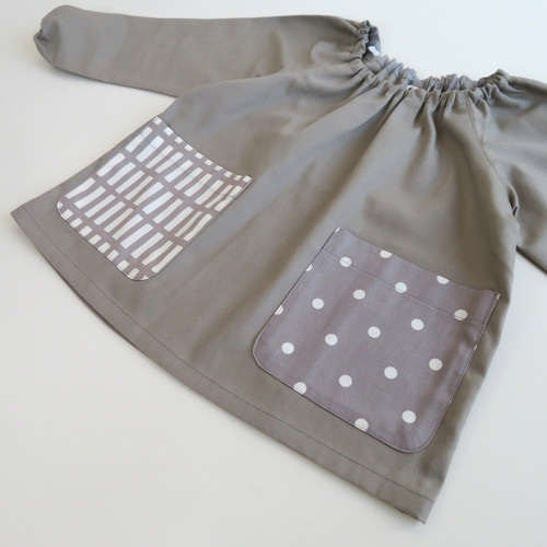 モノトーンカラーのお洒落スモック□80～160サイズ□ その他入園グッズ