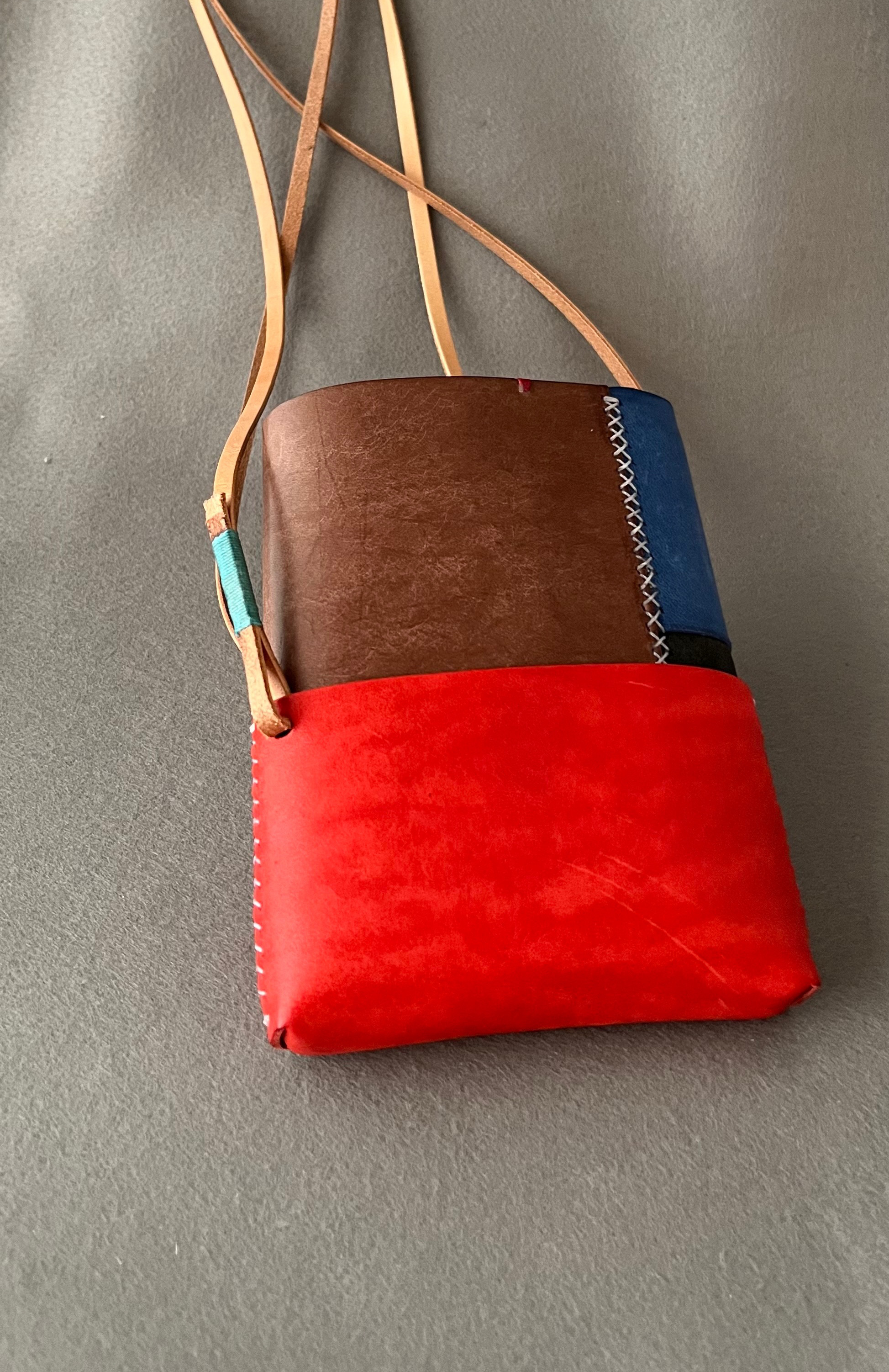 気分で色を変えれるポシェット