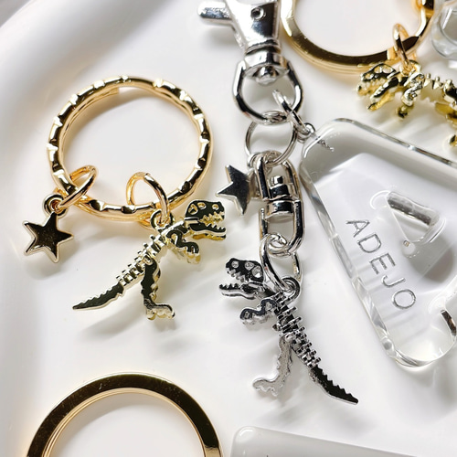 恐竜ダイナソー♡トッピングパーツ その他アクセサリー Adejo 通販