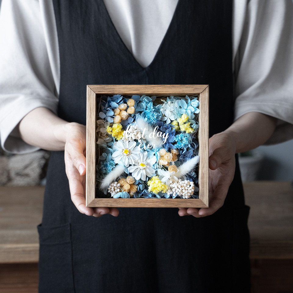 【両親への贈呈品】ホワイト×ブルーのスクエアボックス　Mサイズ【感謝状】