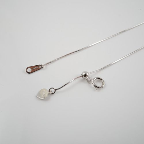 18金ホワイトゴールドスネークチェーン 幅0.5 45cm（2週間発送