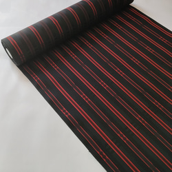 【高級正絹ネクタイ】光沢のある黒と赤のストライプ柄／雨コート生地(撥水加工)（送料無料・ラッピング無料） 5枚目の画像
