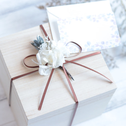 【特別な贈り物に】桐箱のフラワーBOX「プラチナホワイト」キャンドルホルダー＊クリスマス・母の日・誕生日・お祝い 5枚目の画像