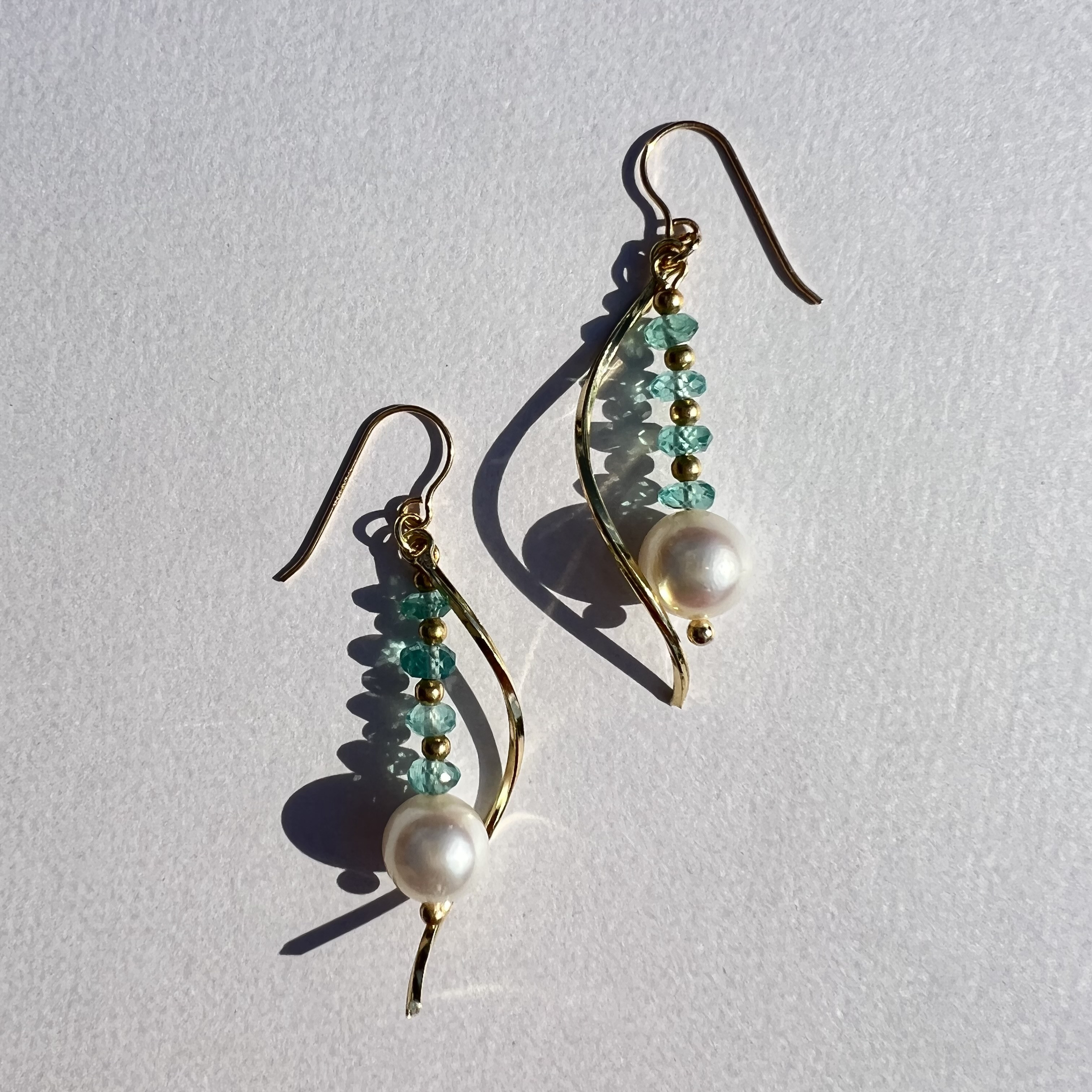 K14gf　パライバトルマリンとアコヤパールのピアス