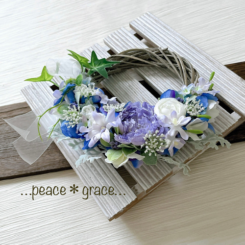 商品名【妃】ゆきこ♥ローズとピオニーの花束風スワッグリース✳ 秋冬リース 馬蹄形おまもりリース – Hanayag
