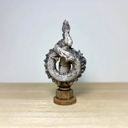 ちいさな仏さま 龍上観音 骨董根付風