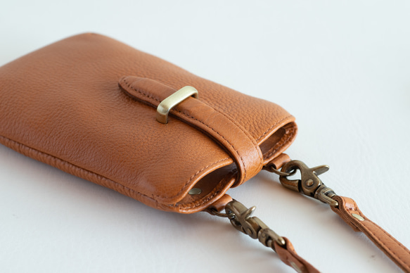 スマホショルダー　シュリンクレザー　キャメル　スマホポシェット　ポーチ　ポシェット　本革　日本製　apo-24nns 3枚目の画像