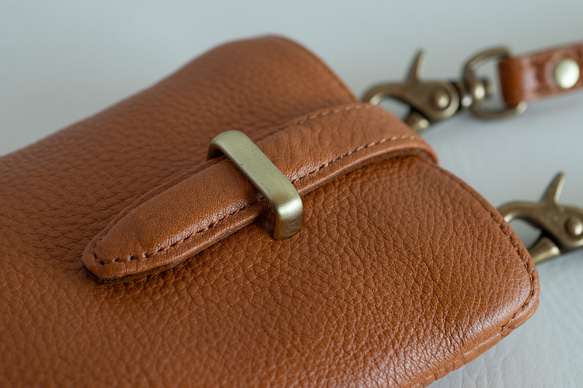 スマホショルダー　シュリンクレザー　キャメル　スマホポシェット　ポーチ　ポシェット　本革　日本製　apo-24nns 4枚目の画像