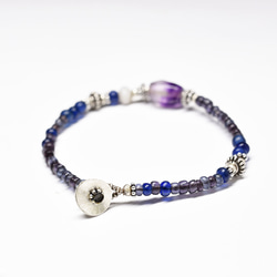 古紫水晶和古瑪瑙的氣息，紫色混合和藍色古董珠子 第5張的照片