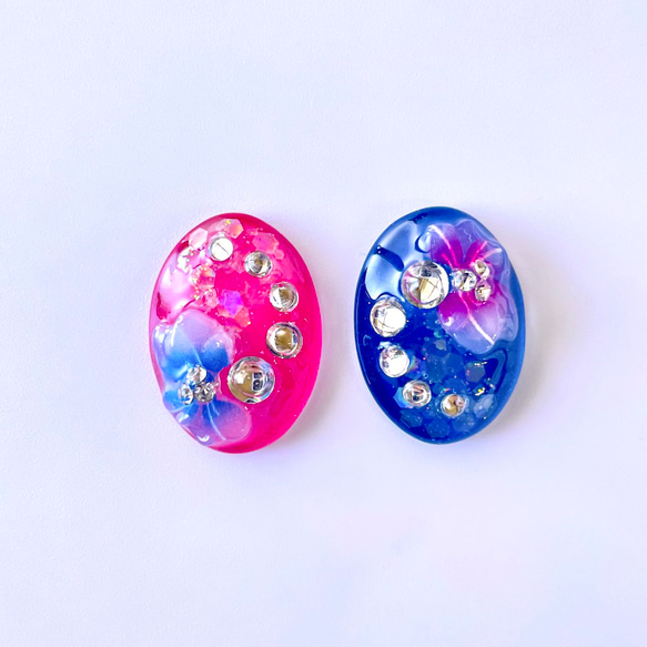 glass oval pink blue bycolor flower Earrings 2枚目の画像
