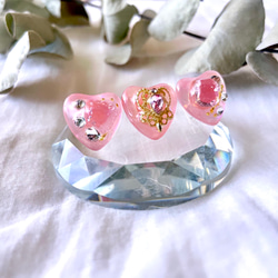 glass heart moisture pure pink Earrings 6枚目の画像